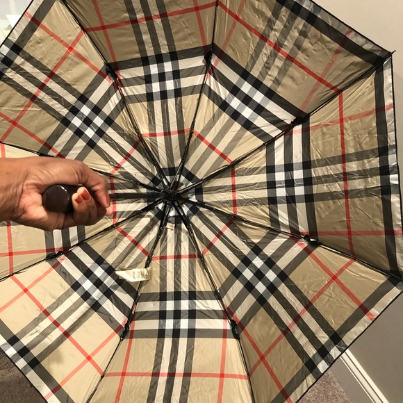 (2) Burberry Umbrellas - Picture 10 of 16